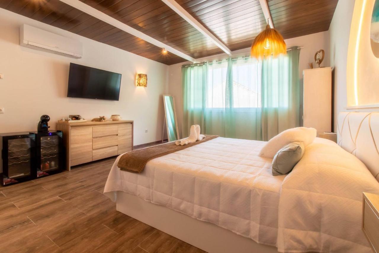 Room In Guest Room - Private Room In The Fishing Port Of Marbella Bagian luar foto