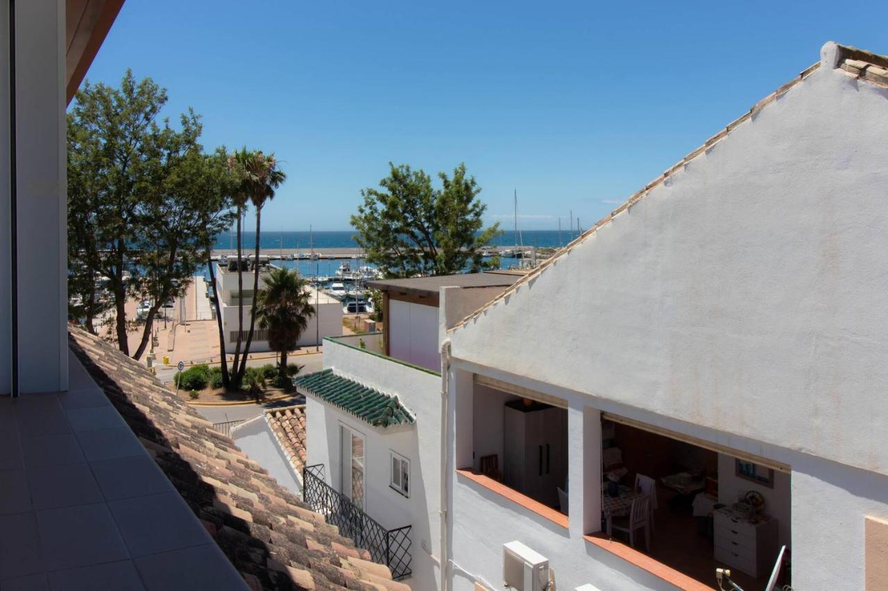 Room In Guest Room - Private Room In The Fishing Port Of Marbella Bagian luar foto
