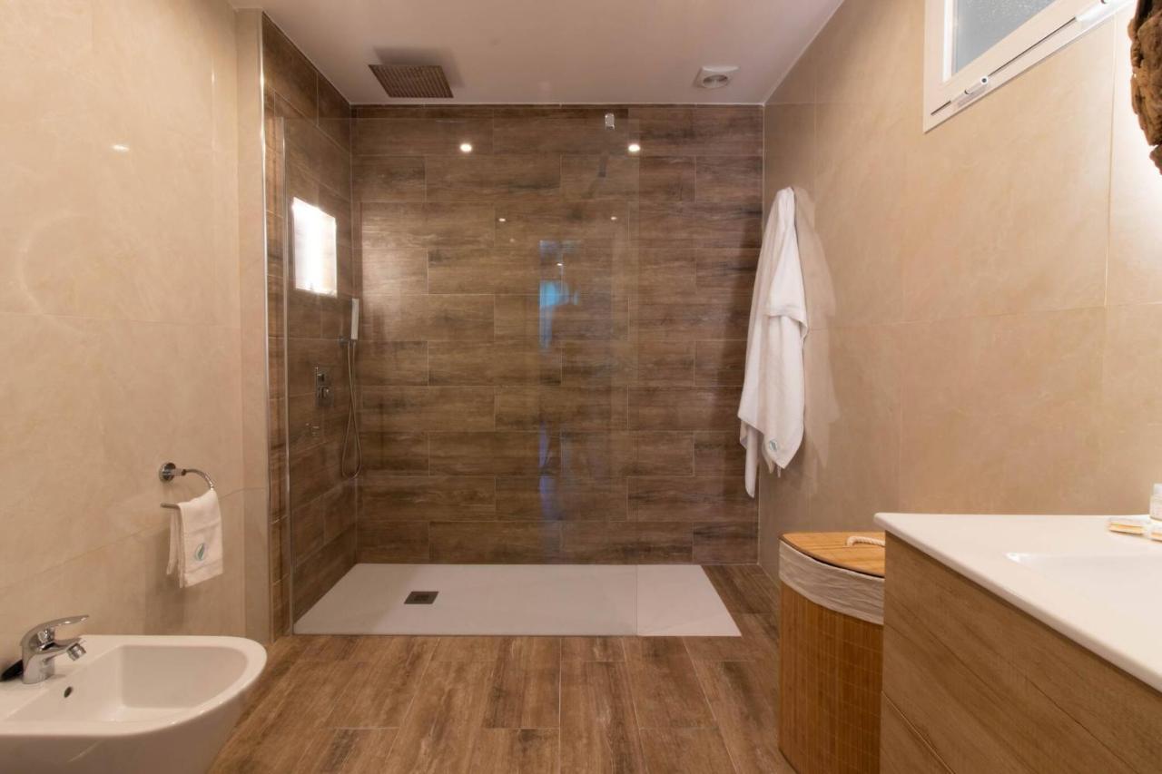Room In Guest Room - Private Room In The Fishing Port Of Marbella Bagian luar foto