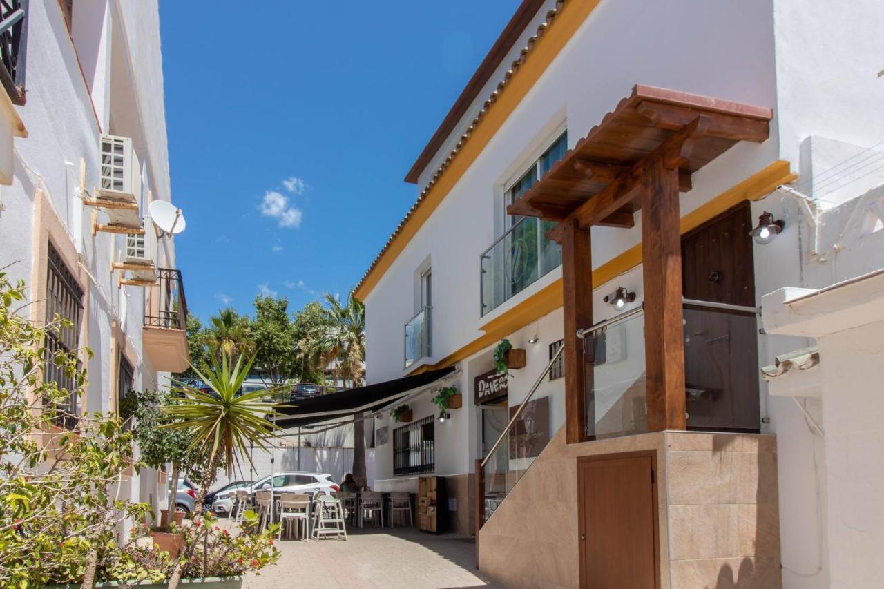 Room In Guest Room - Private Room In The Fishing Port Of Marbella Bagian luar foto