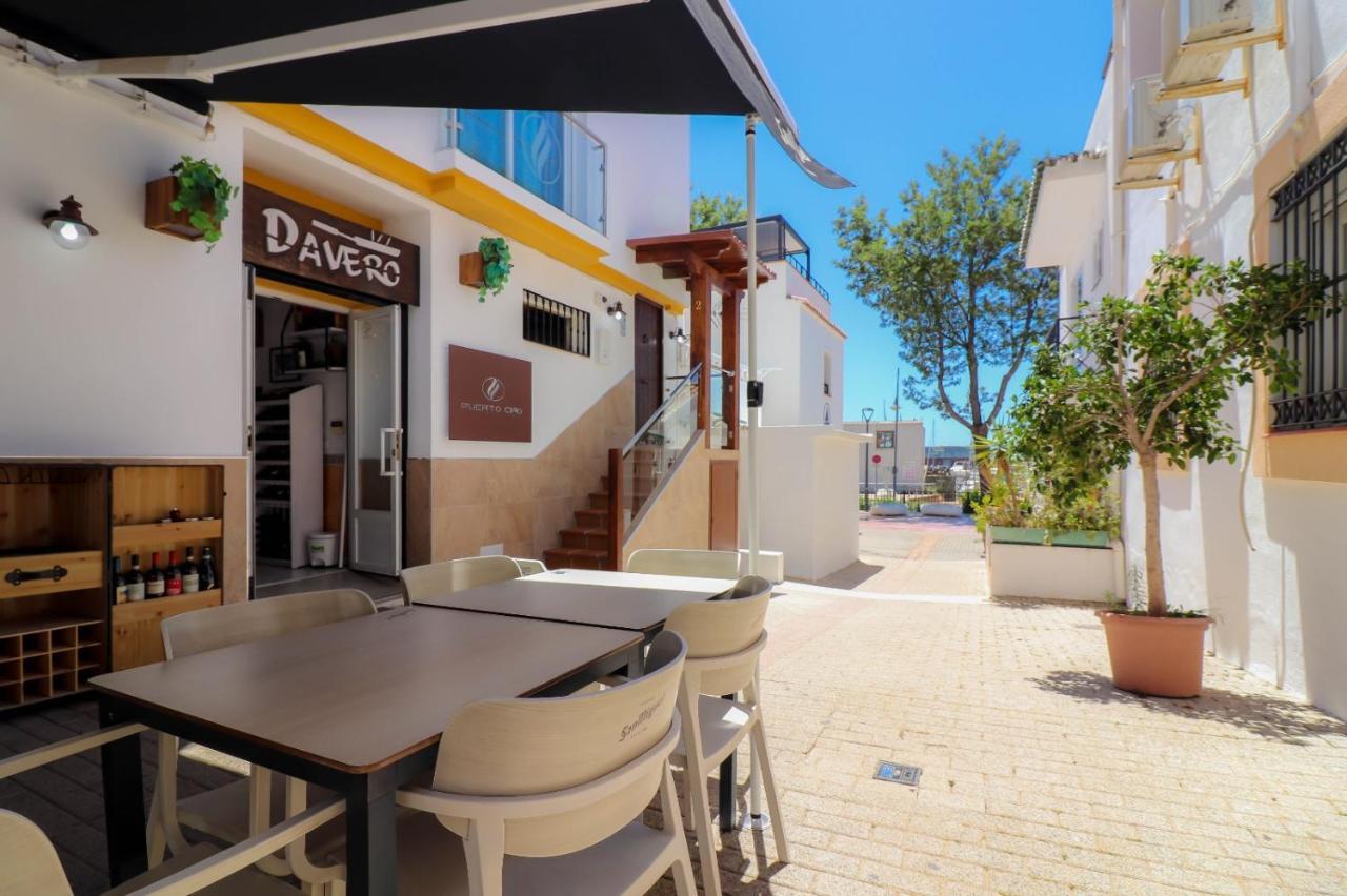 Room In Guest Room - Private Room In The Fishing Port Of Marbella Bagian luar foto
