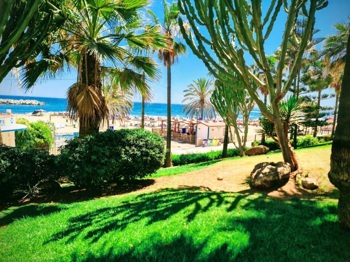 Room In Guest Room - Private Room In The Fishing Port Of Marbella Bagian luar foto